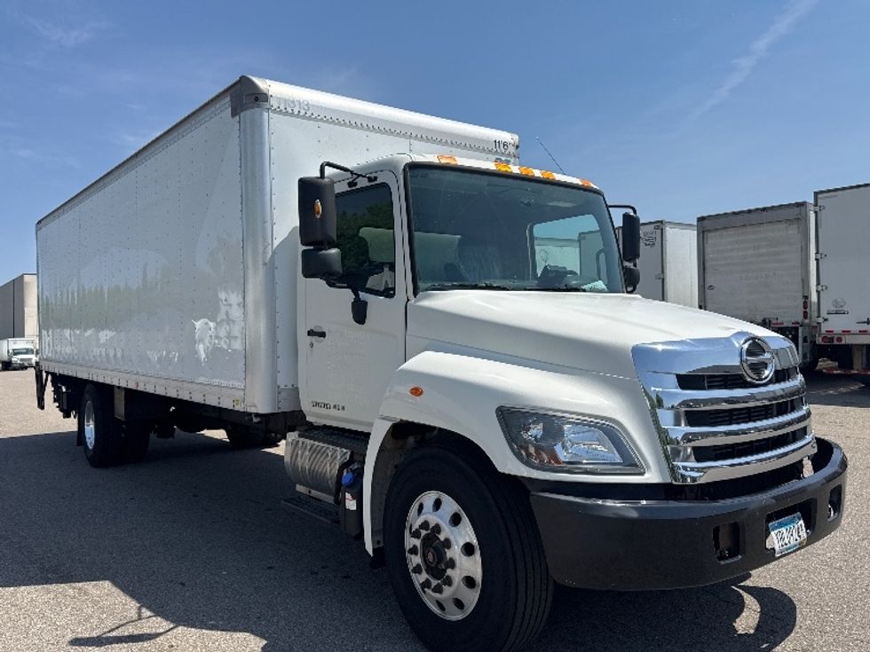 Medium Duty Box Truck-Light and Medium Duty Trucks-Hino-2014-338-Brooklyn Park-MN-212,953\n\t\tmiles-$ 31,500 - Image 1