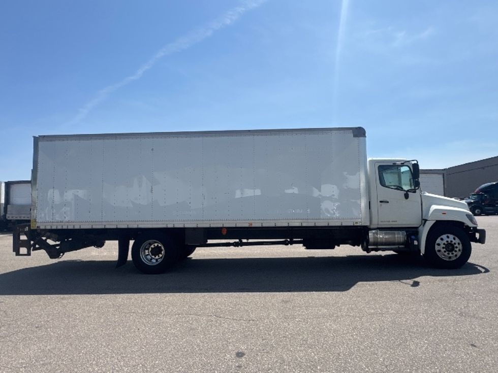 Medium Duty Box Truck-Light and Medium Duty Trucks-Hino-2014-338-Brooklyn Park-MN-212,953\n\t\tmiles-$ 31,500 - Image 15