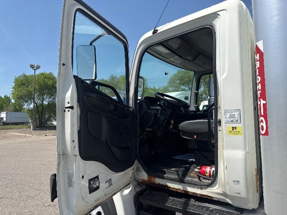 Medium Duty Box Truck-Light and Medium Duty Trucks-Hino-2014-338-Brooklyn Park-MN-212,953\n\t\tmiles-$ 31,500 - Image 16