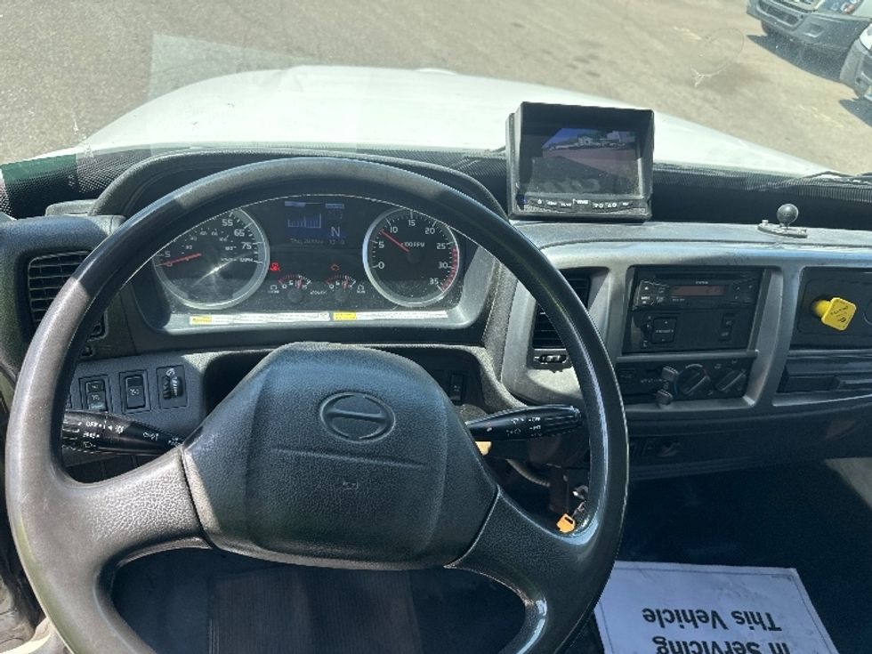 Medium Duty Box Truck-Light and Medium Duty Trucks-Hino-2014-338-Brooklyn Park-MN-212,953\n\t\tmiles-$ 31,500 - Image 18