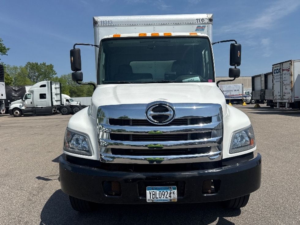 Medium Duty Box Truck-Light and Medium Duty Trucks-Hino-2014-338-Brooklyn Park-MN-212,953\n\t\tmiles-$ 31,500 - Image 2