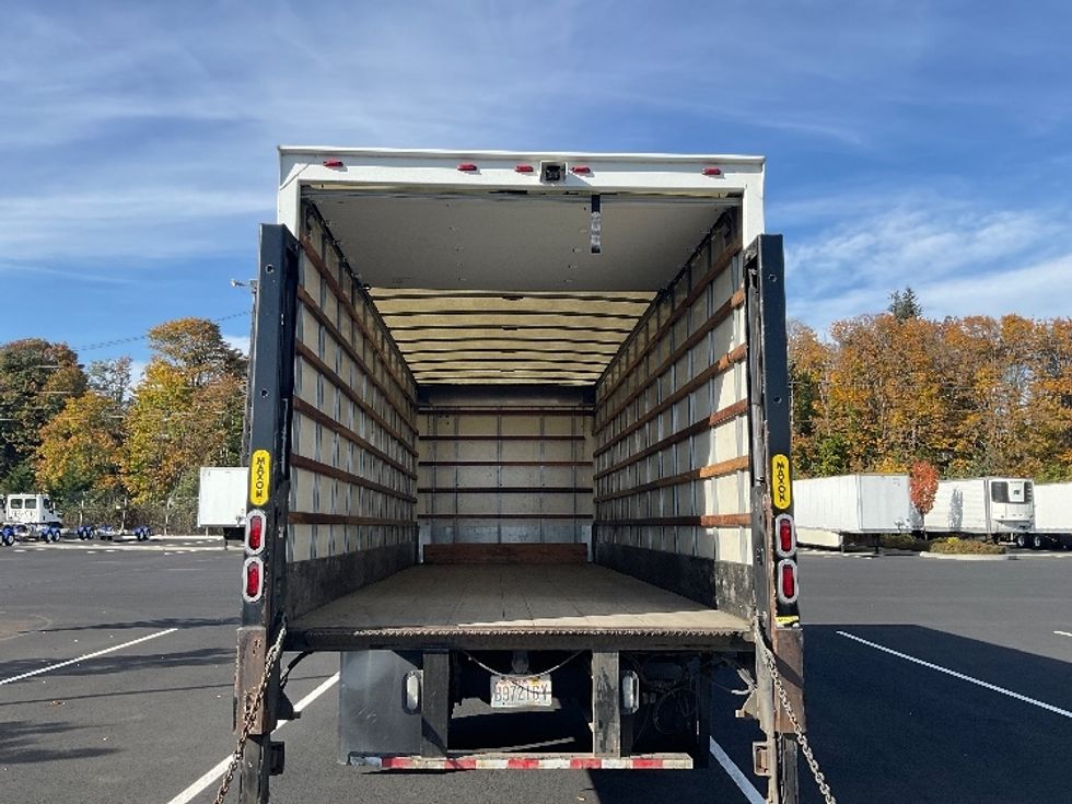 Medium Duty Box Truck-Light and Medium Duty Trucks-Hino-2014-338-Everett-WA-158,887\n\t\tmiles-$ 37,250 - Image 8