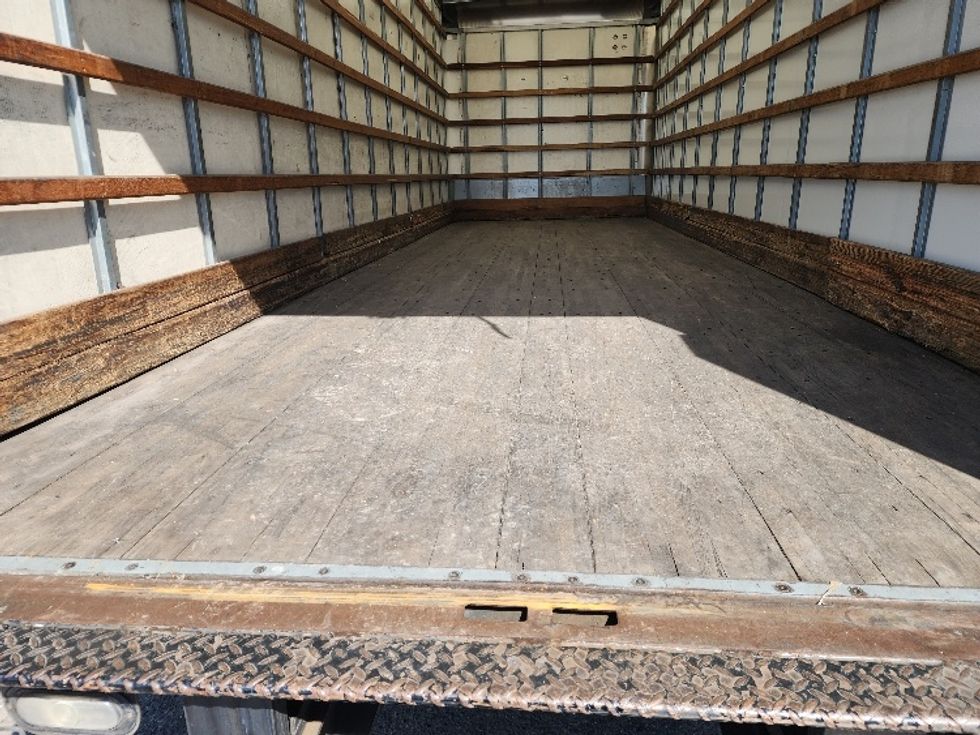 Medium Duty Box Truck-Light and Medium Duty Trucks-Hino-2014-338-West Sacramento-CA-177,389\n\t\tmiles-$ 36,000 - Image 10