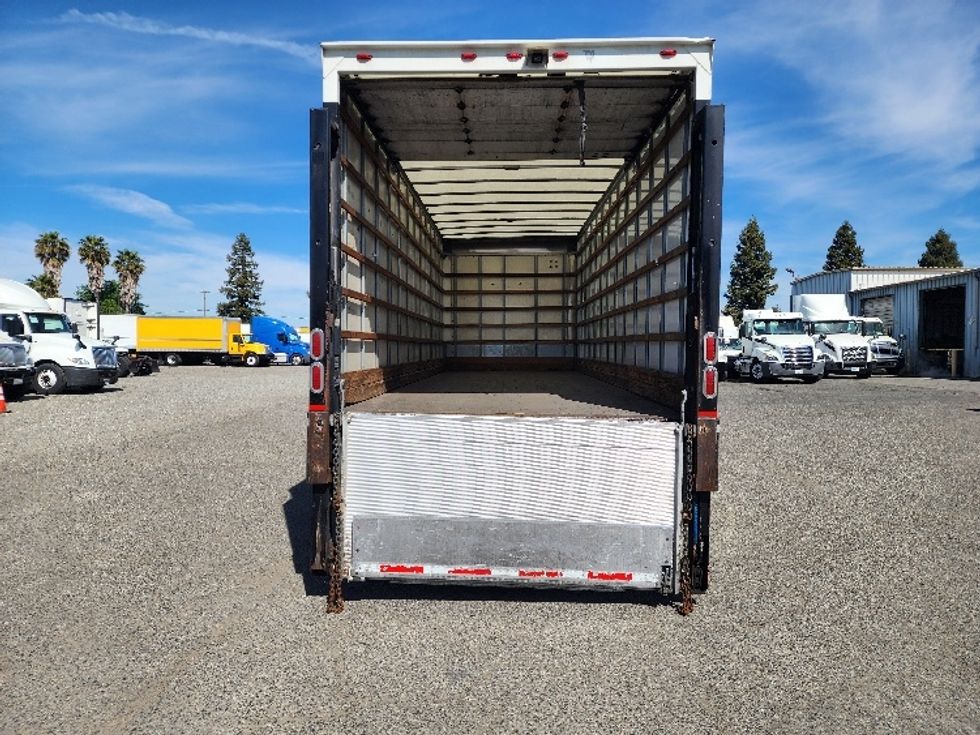 Medium Duty Box Truck-Light and Medium Duty Trucks-Hino-2014-338-West Sacramento-CA-177,389\n\t\tmiles-$ 36,000 - Image 8