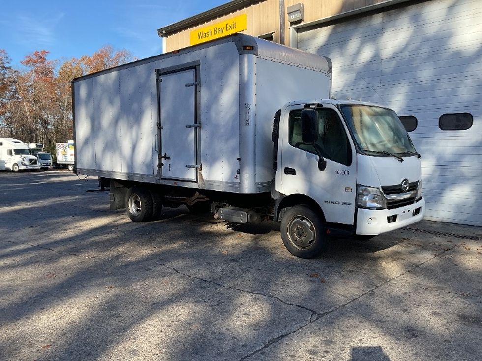 Used Medium Duty Box Trucks for Sale in NH Penske Used Trucks