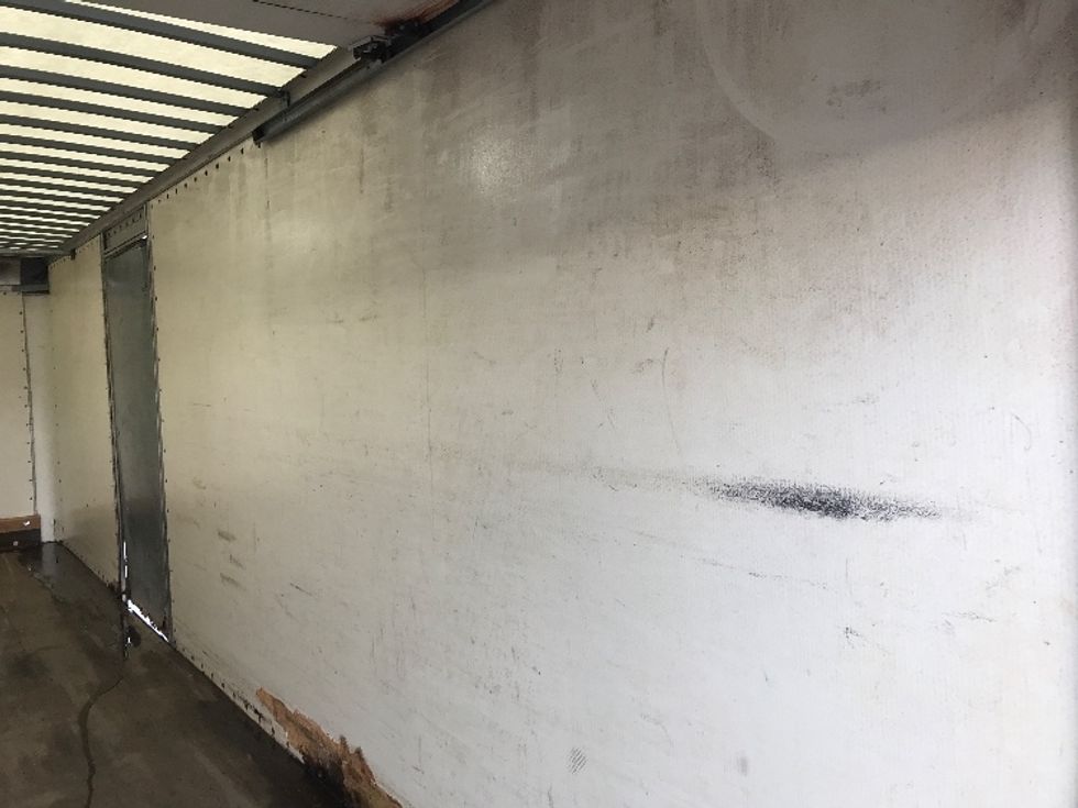 Medium Duty Box Truck-Light and Medium Duty Trucks-Hino-2015-268-Buffalo-NY-175,211\n\t\tmiles-$ 40,000 - Image 12