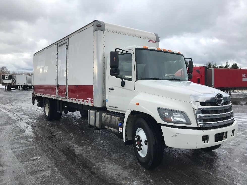 Medium Duty Box Truck-Light and Medium Duty Trucks-Hino-2015-268-Buffalo-NY-200,573\n\t\tmiles-$ 40,000 - Image 1