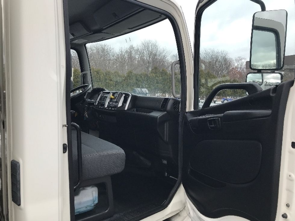 Medium Duty Box Truck-Light and Medium Duty Trucks-Hino-2015-268-Buffalo-NY-200,573\n\t\tmiles-$ 40,000 - Image 20