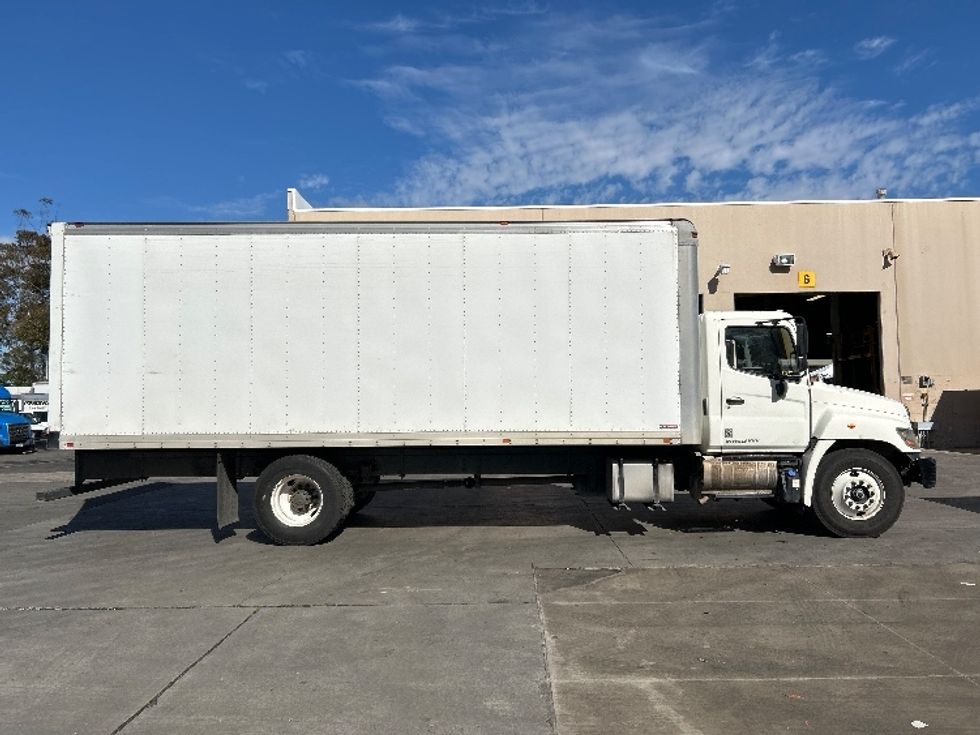 Medium Duty Box Truck-Light and Medium Duty Trucks-Hino-2015-268-Fontana-CA-229,925\n\t\tmiles-$ 38,500 - Image 14