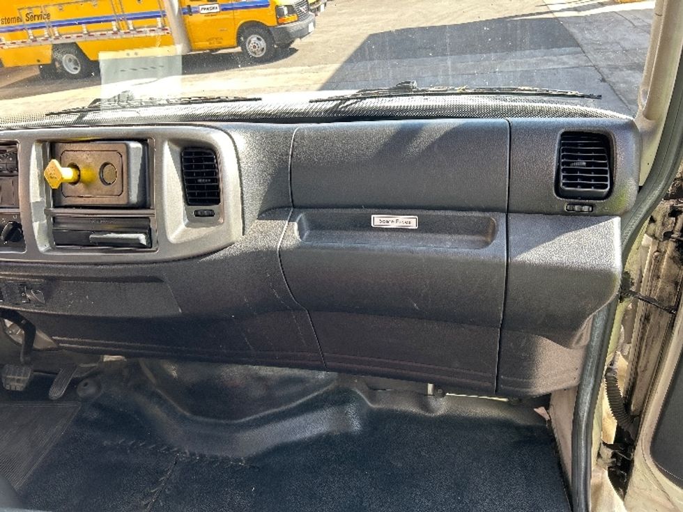 Medium Duty Box Truck-Light and Medium Duty Trucks-Hino-2015-268-Fontana-CA-229,925\n\t\tmiles-$ 38,500 - Image 17