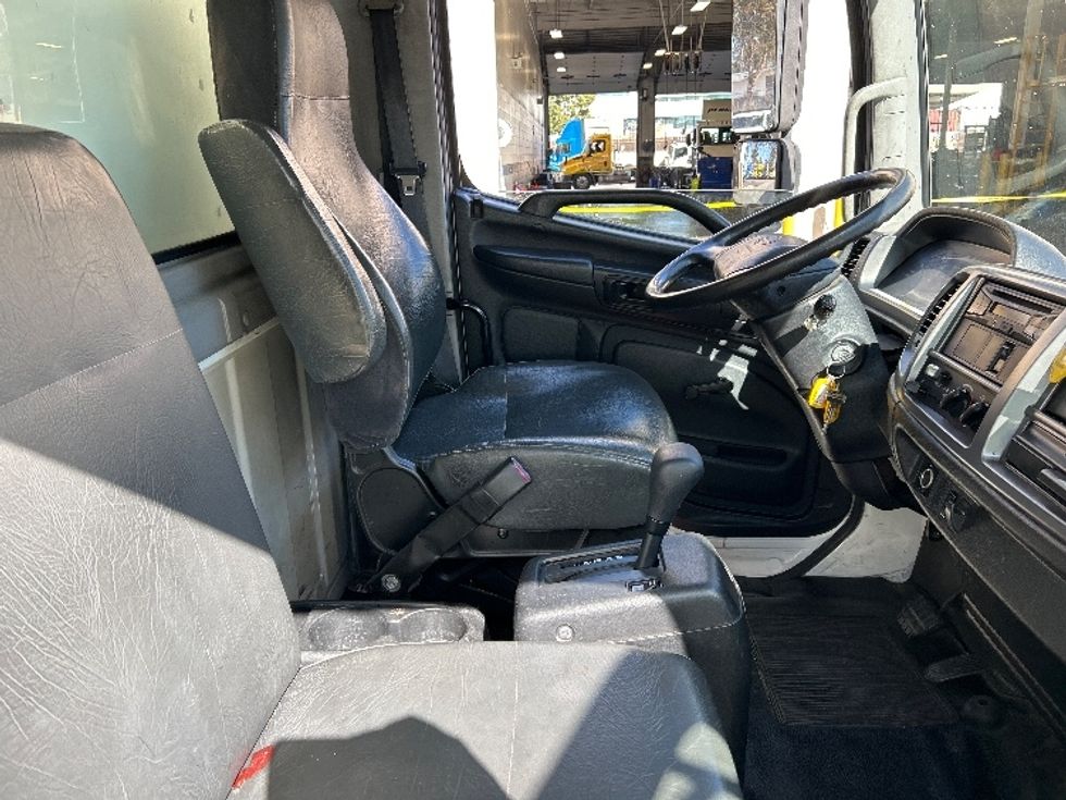 Medium Duty Box Truck-Light and Medium Duty Trucks-Hino-2015-268-Fontana-CA-229,925\n\t\tmiles-$ 38,500 - Image 21