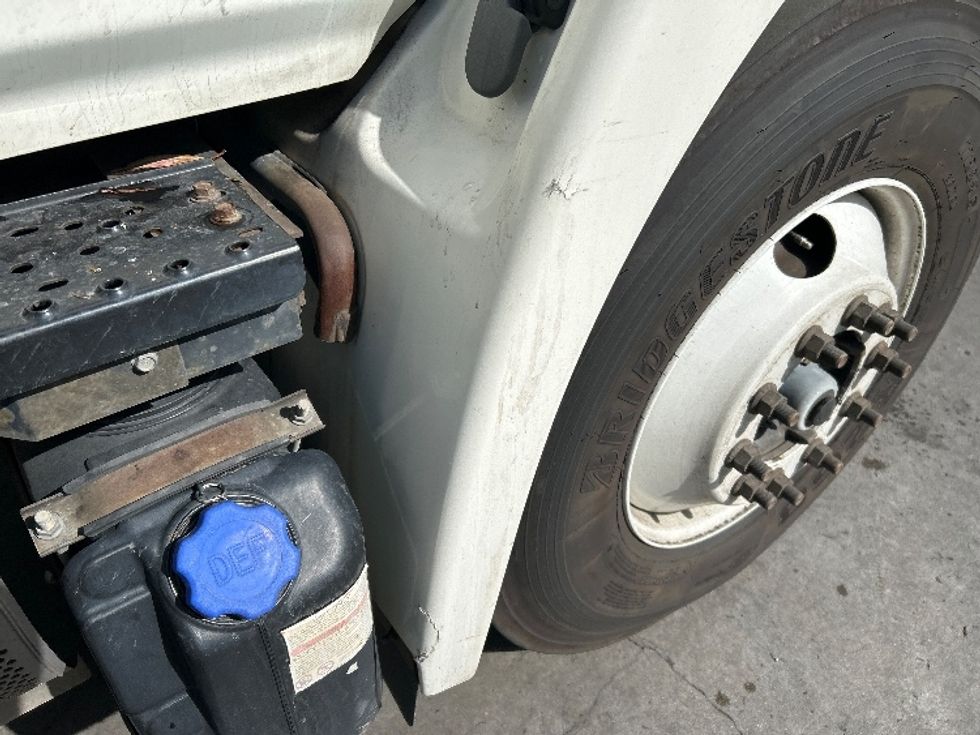 Medium Duty Box Truck-Light and Medium Duty Trucks-Hino-2015-268-Fontana-CA-229,925\n\t\tmiles-$ 38,500 - Image 24