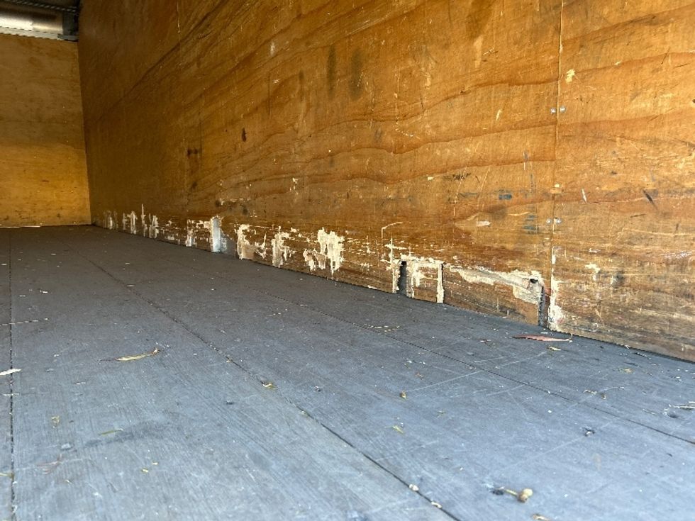 Medium Duty Box Truck-Light and Medium Duty Trucks-Hino-2015-268-Fontana-CA-229,925\n\t\tmiles-$ 38,500 - Image 26