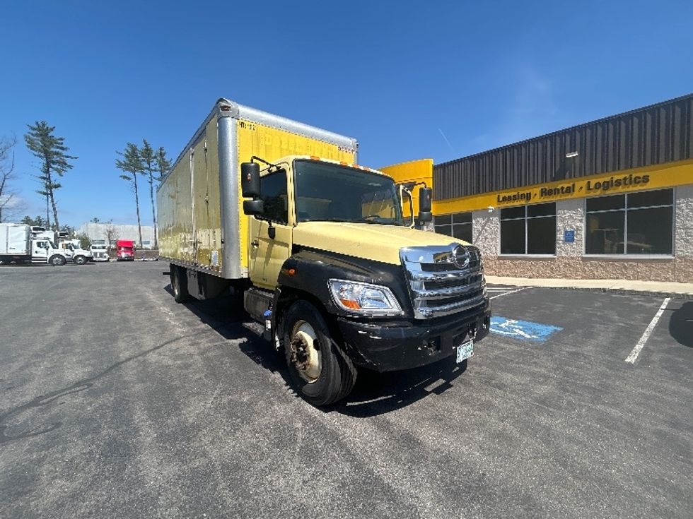 Medium Duty Box Truck-Light and Medium Duty Trucks-Hino-2015-268-Londonderry-NH-281,955\n\t\tmiles-$ 21,000 - Image 1