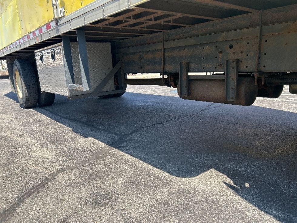 Medium Duty Box Truck-Light and Medium Duty Trucks-Hino-2015-268-Londonderry-NH-281,955\n\t\tmiles-$ 21,000 - Image 14