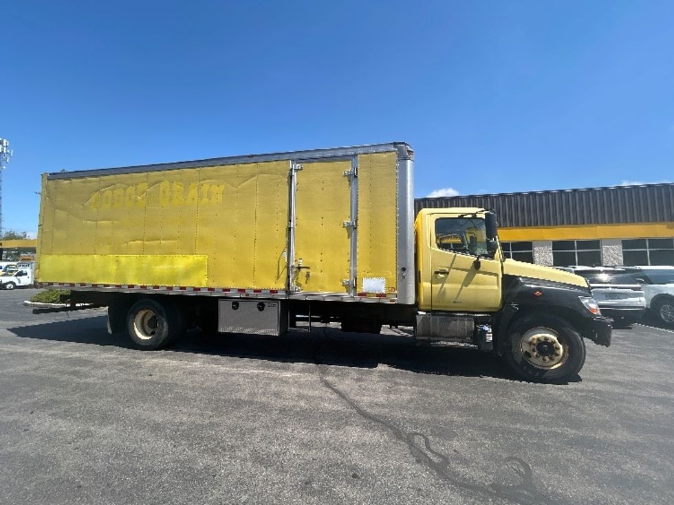 Medium Duty Box Truck-Light and Medium Duty Trucks-Hino-2015-268-Londonderry-NH-281,955\n\t\tmiles-$ 21,000 - Image 15