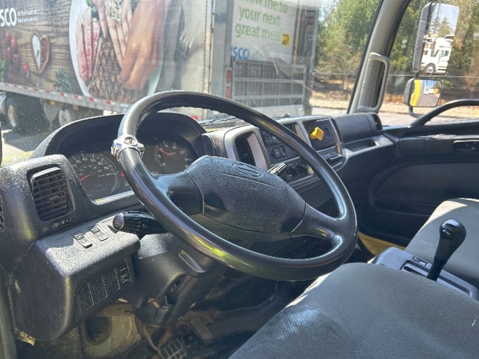 Medium Duty Box Truck-Light and Medium Duty Trucks-Hino-2015-268-Londonderry-NH-281,955\n\t\tmiles-$ 21,000 - Image 17