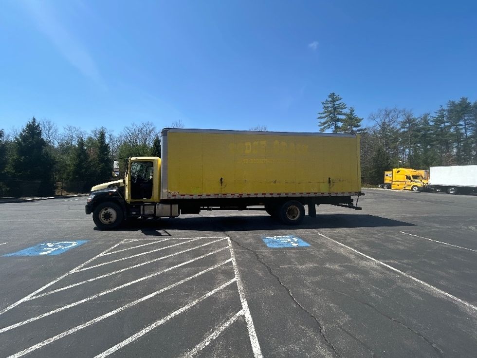 Medium Duty Box Truck-Light and Medium Duty Trucks-Hino-2015-268-Londonderry-NH-281,955\n\t\tmiles-$ 21,000 - Image 4