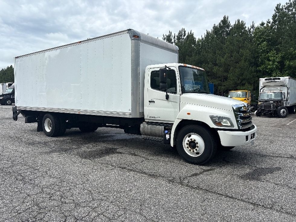 Medium Duty Box Truck-Light and Medium Duty Trucks-Hino-2015-268-Prince George-VA-102,988\n\t\tmiles-$ 52,500 - Image 1