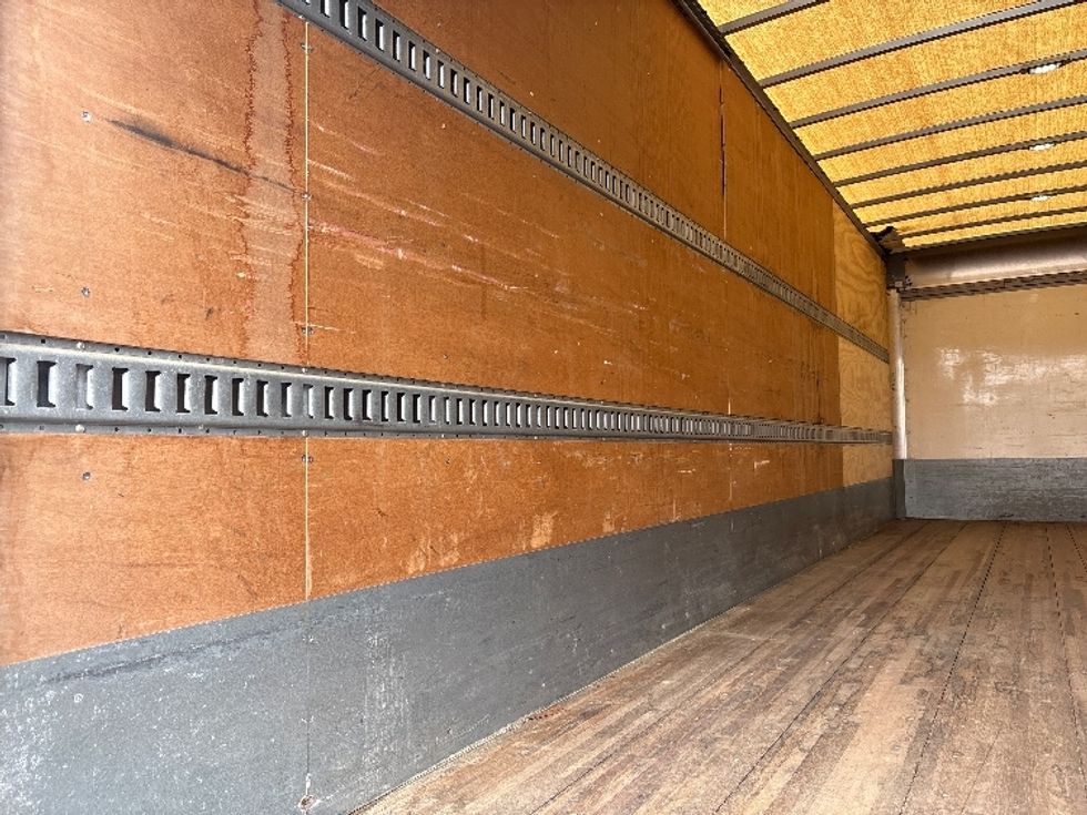 Medium Duty Box Truck-Light and Medium Duty Trucks-Hino-2015-268-Prince George-VA-102,988\n\t\tmiles-$ 52,500 - Image 11