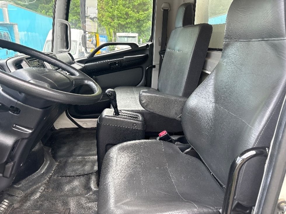 Medium Duty Box Truck-Light and Medium Duty Trucks-Hino-2015-268-Prince George-VA-102,988\n\t\tmiles-$ 52,500 - Image 18