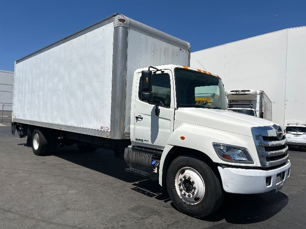 Medium Duty Box Truck-Light and Medium Duty Trucks-Hino-2015-268-Vernon-CA-134,699\n\t\tmiles-$ 24,500 - Image 1