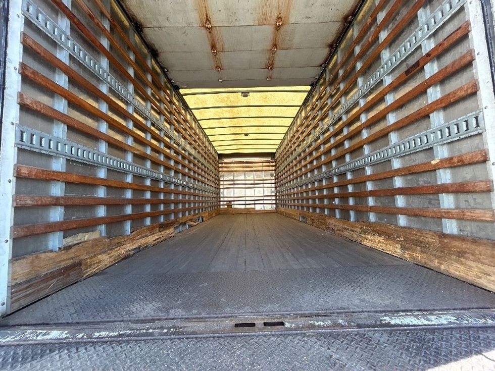 Medium Duty Box Truck-Light and Medium Duty Trucks-Hino-2015-268-Vernon-CA-134,699\n\t\tmiles-$ 24,500 - Image 10
