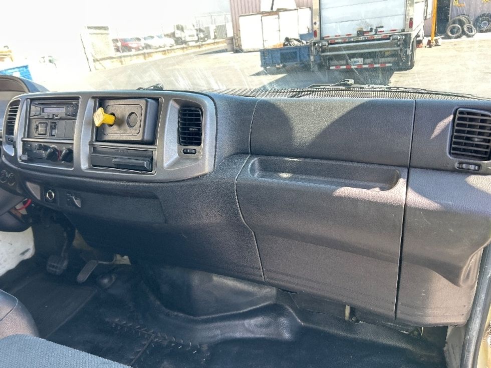Medium Duty Box Truck-Light and Medium Duty Trucks-Hino-2015-268-Vernon-CA-134,699\n\t\tmiles-$ 24,500 - Image 21