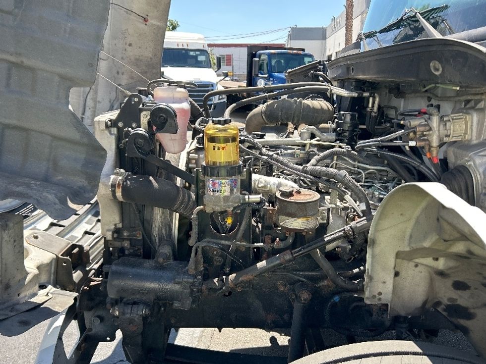 Medium Duty Box Truck-Light and Medium Duty Trucks-Hino-2015-268-Vernon-CA-134,699\n\t\tmiles-$ 24,500 - Image 24