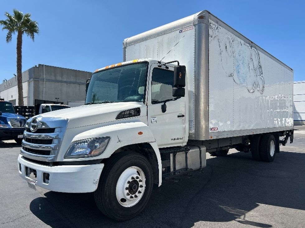 Medium Duty Box Truck-Light and Medium Duty Trucks-Hino-2015-268-Vernon-CA-134,699\n\t\tmiles-$ 24,500 - Image 3