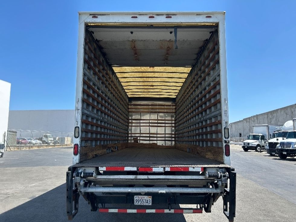 Medium Duty Box Truck-Light and Medium Duty Trucks-Hino-2015-268-Vernon-CA-134,699\n\t\tmiles-$ 24,500 - Image 8