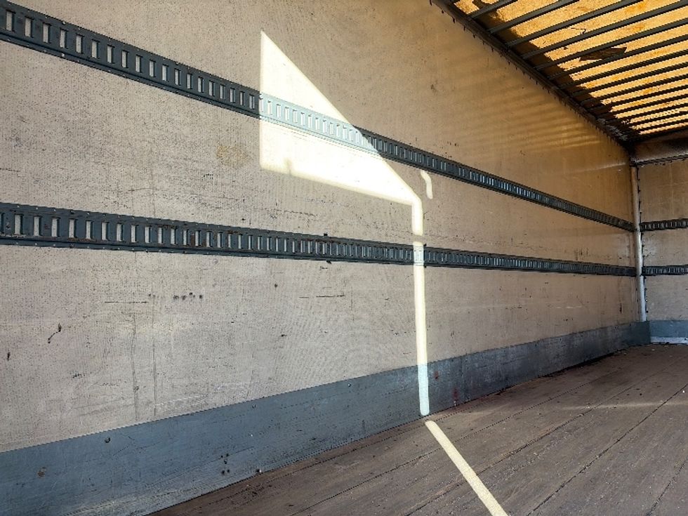 Medium Duty Box Truck-Light and Medium Duty Trucks-Hino-2016-268-Austin-TX-149,545\n\t\tmiles-$ 36,000 - Image 11