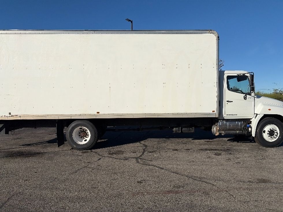 Medium Duty Box Truck-Light and Medium Duty Trucks-Hino-2016-268-Austin-TX-149,545\n\t\tmiles-$ 36,000 - Image 15