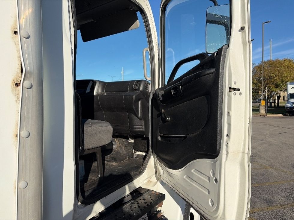 Medium Duty Box Truck-Light and Medium Duty Trucks-Hino-2016-268-Austin-TX-149,545\n\t\tmiles-$ 36,000 - Image 20