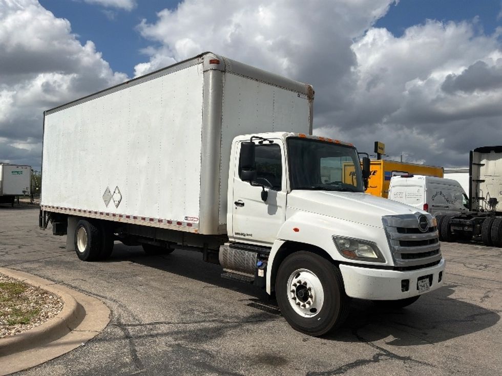 Medium Duty Box Truck-Light and Medium Duty Trucks-Hino-2016-268-Austin-TX-217,110\n\t\tmiles-$ 26,000 - Image 1