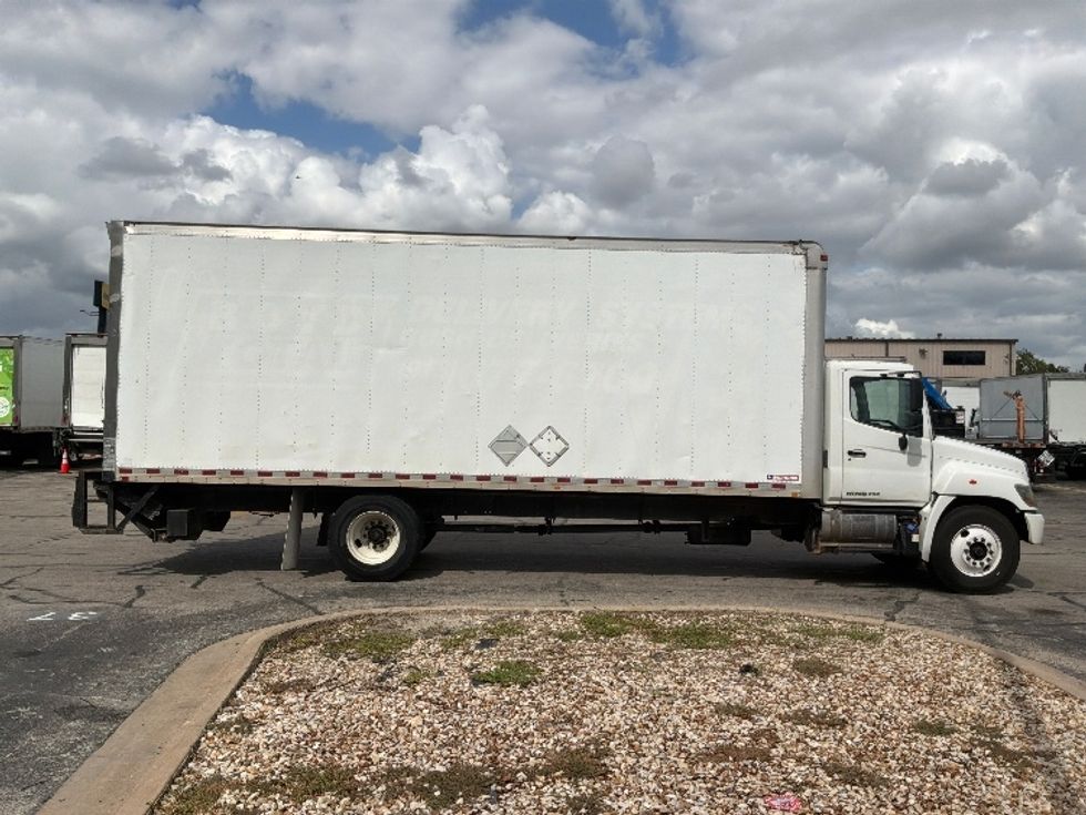 Medium Duty Box Truck-Light and Medium Duty Trucks-Hino-2016-268-Austin-TX-217,110\n\t\tmiles-$ 26,000 - Image 14