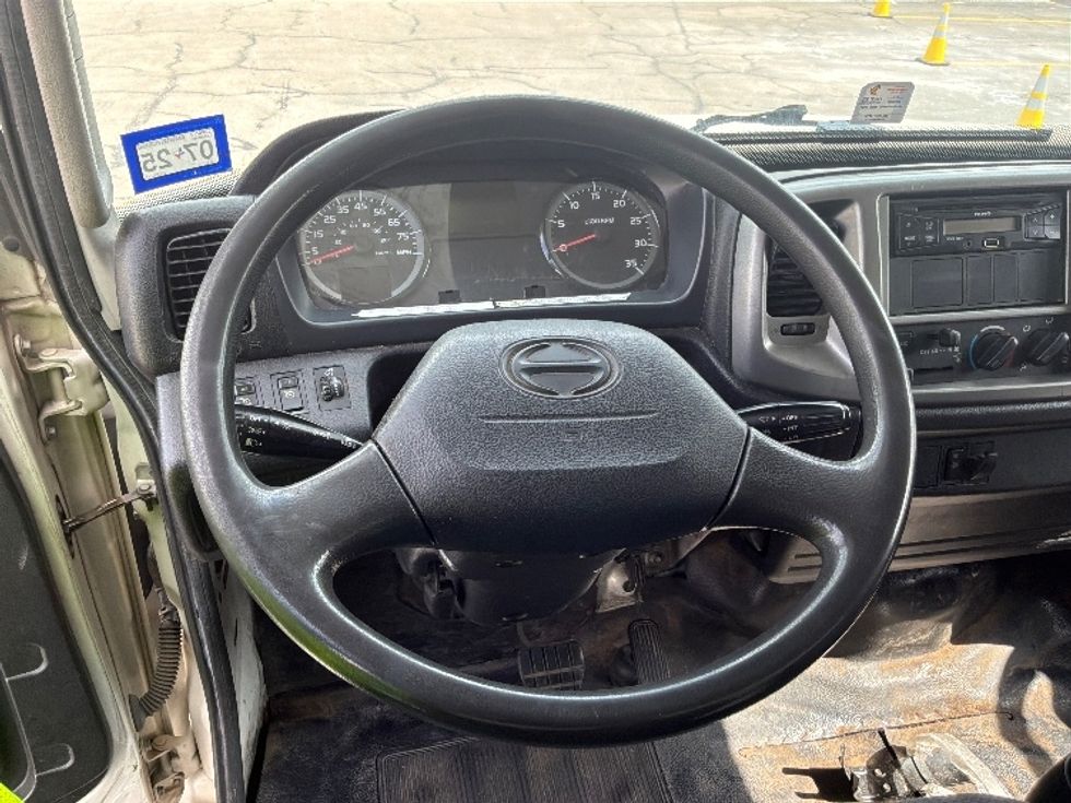 Medium Duty Box Truck-Light and Medium Duty Trucks-Hino-2016-268-Austin-TX-217,110\n\t\tmiles-$ 26,000 - Image 17
