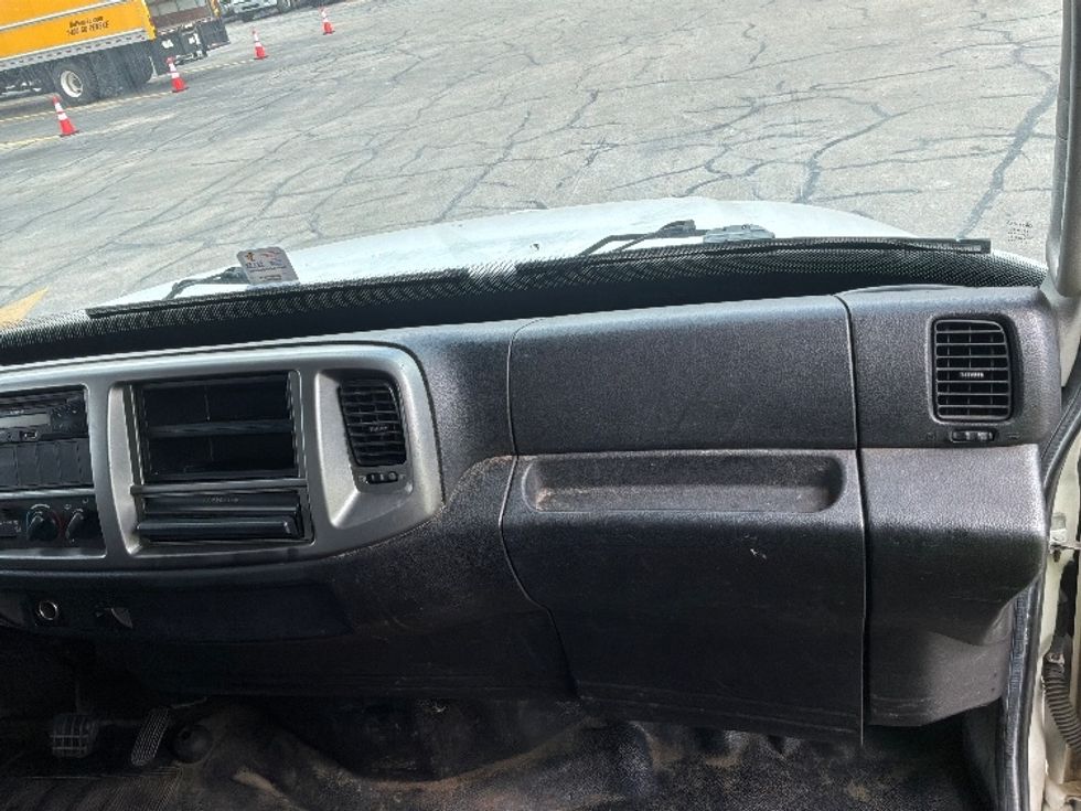 Medium Duty Box Truck-Light and Medium Duty Trucks-Hino-2016-268-Austin-TX-217,110\n\t\tmiles-$ 26,000 - Image 20