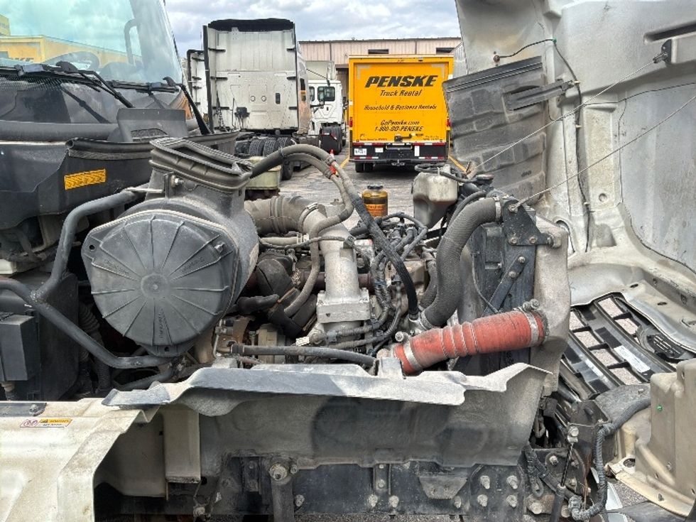 Medium Duty Box Truck-Light and Medium Duty Trucks-Hino-2016-268-Austin-TX-217,110\n\t\tmiles-$ 26,000 - Image 22