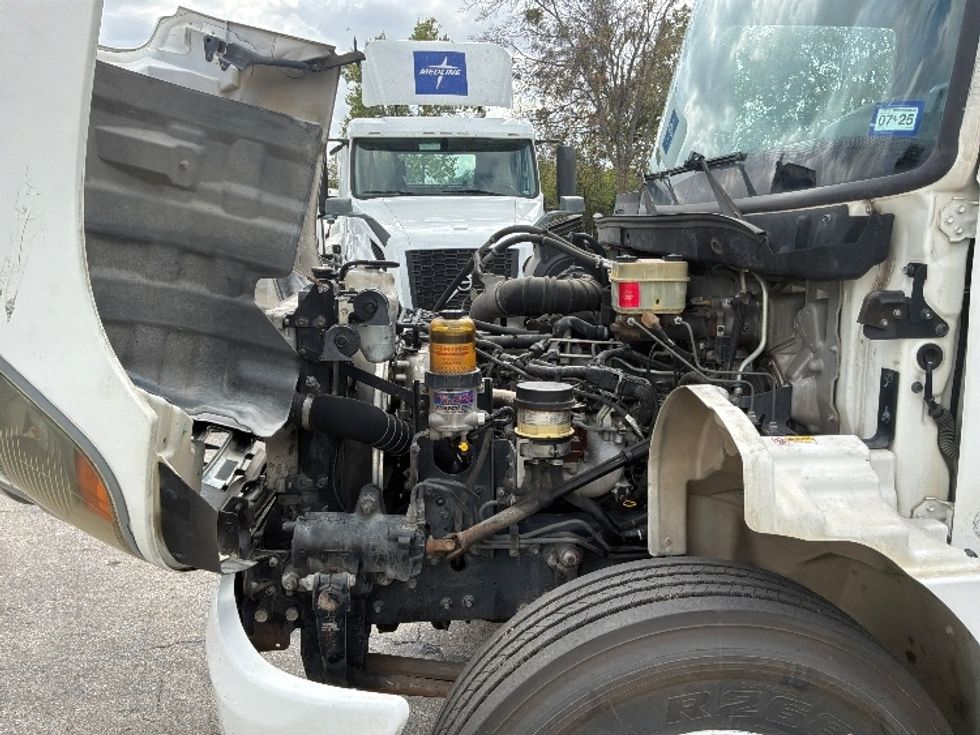 Medium Duty Box Truck-Light and Medium Duty Trucks-Hino-2016-268-Austin-TX-217,110\n\t\tmiles-$ 26,000 - Image 23
