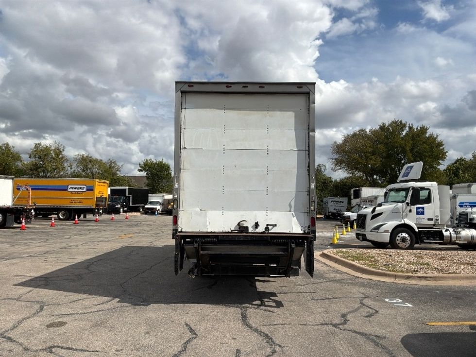 Medium Duty Box Truck-Light and Medium Duty Trucks-Hino-2016-268-Austin-TX-217,110\n\t\tmiles-$ 26,000 - Image 7