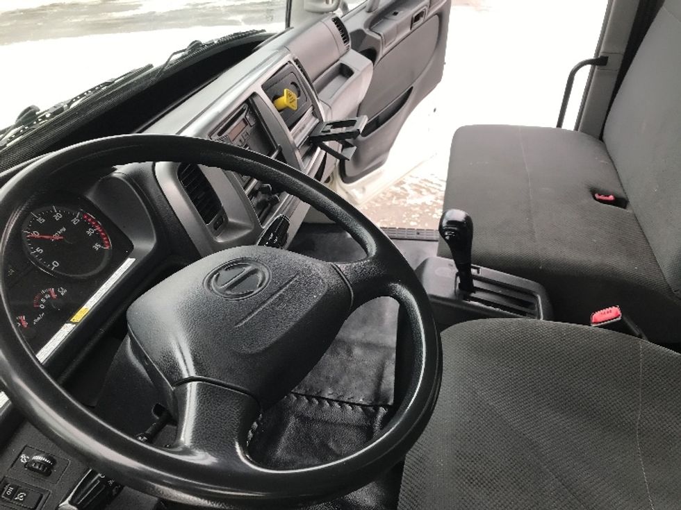 Medium Duty Box Truck-Light and Medium Duty Trucks-Hino-2016-268-Buffalo-NY-216,651\n\t\tmiles-$ 38,000 - Image 17