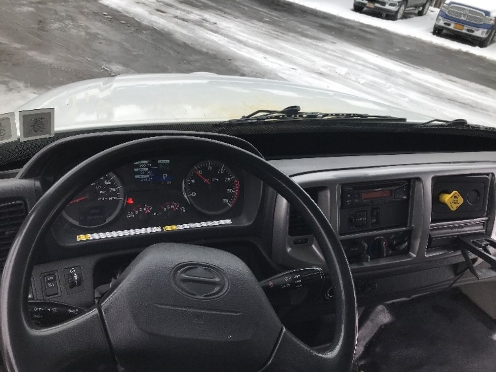 Medium Duty Box Truck-Light and Medium Duty Trucks-Hino-2016-268-Buffalo-NY-216,651\n\t\tmiles-$ 38,000 - Image 18