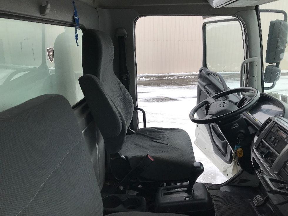 Medium Duty Box Truck-Light and Medium Duty Trucks-Hino-2016-268-Buffalo-NY-216,651\n\t\tmiles-$ 38,000 - Image 22