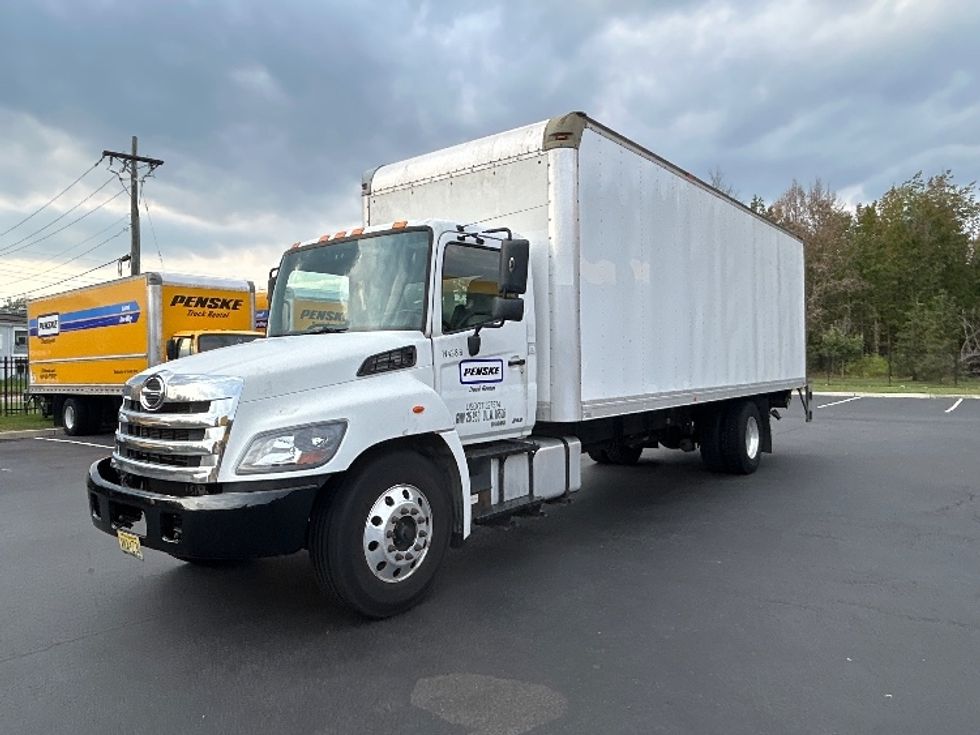 Medium Duty Box Truck-Light and Medium Duty Trucks-Hino-2016-268-Cranbury-NJ-380,176\n\t\tmiles-$ 21,500 - Image 1