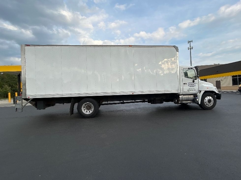 Medium Duty Box Truck-Light and Medium Duty Trucks-Hino-2016-268-Cranbury-NJ-380,176\n\t\tmiles-$ 21,500 - Image 15