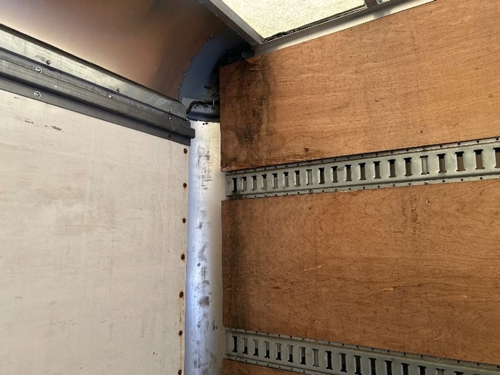 Medium Duty Box Truck-Light and Medium Duty Trucks-Hino-2016-268-Cranbury-NJ-380,176\n\t\tmiles-$ 21,500 - Image 27