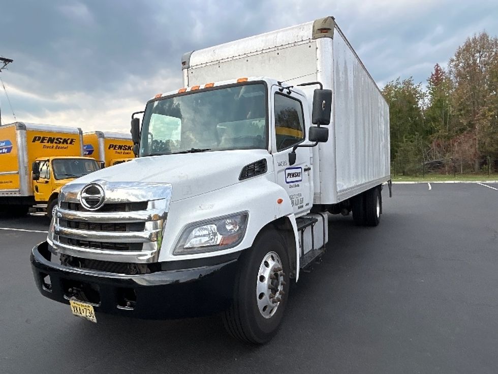 Medium Duty Box Truck-Light and Medium Duty Trucks-Hino-2016-268-Cranbury-NJ-380,176\n\t\tmiles-$ 21,500 - Image 3