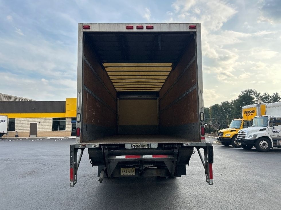 Medium Duty Box Truck-Light and Medium Duty Trucks-Hino-2016-268-Cranbury-NJ-380,176\n\t\tmiles-$ 21,500 - Image 8