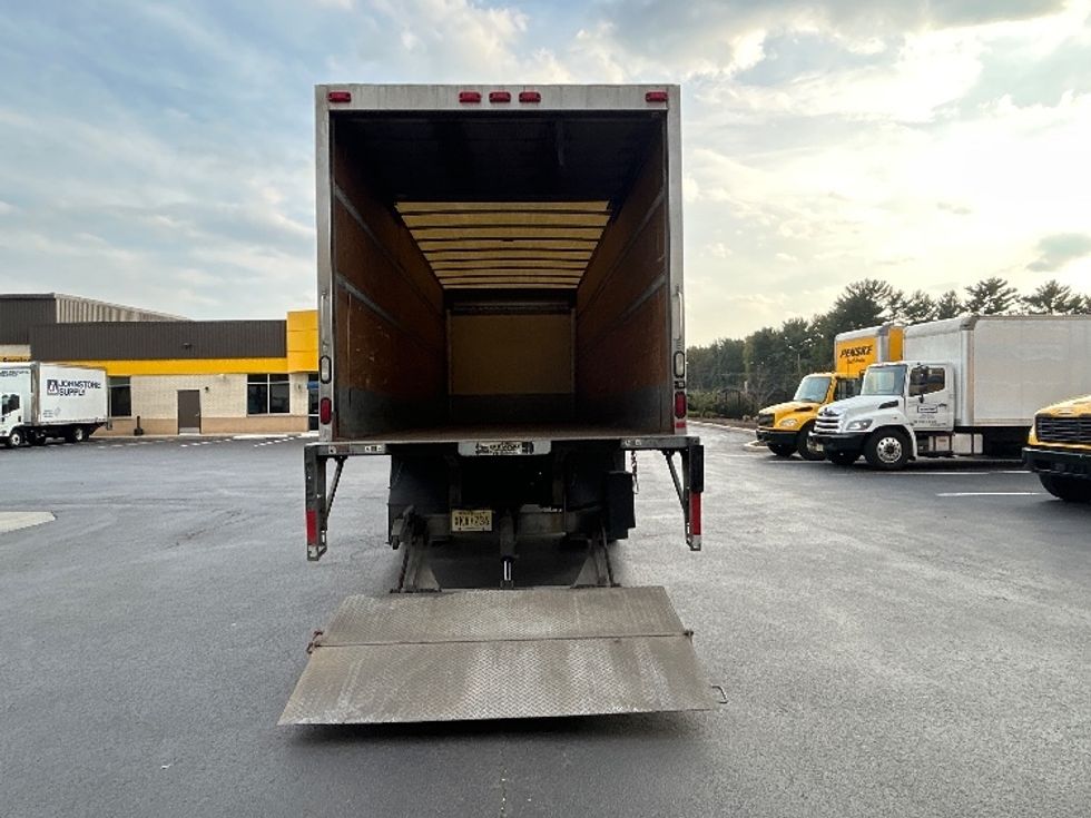 Medium Duty Box Truck-Light and Medium Duty Trucks-Hino-2016-268-Cranbury-NJ-380,176\n\t\tmiles-$ 21,500 - Image 9